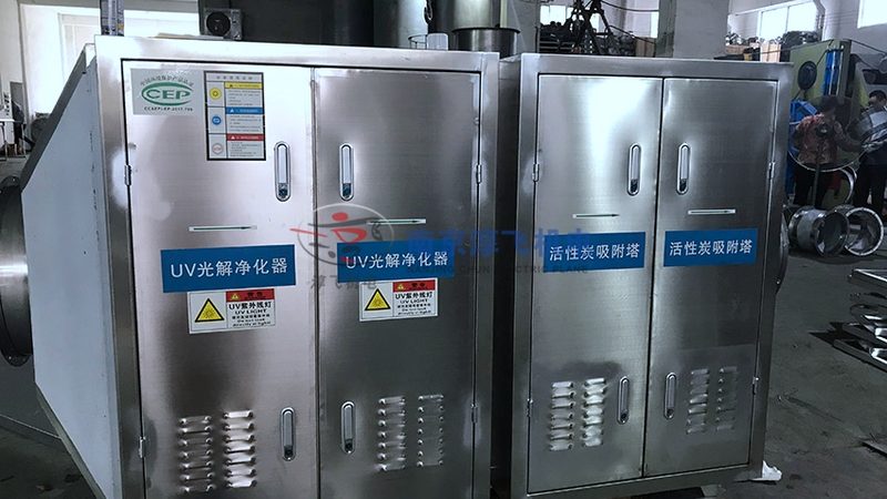 小型活性炭吸附箱：环保治理中的“吸附小能手”**